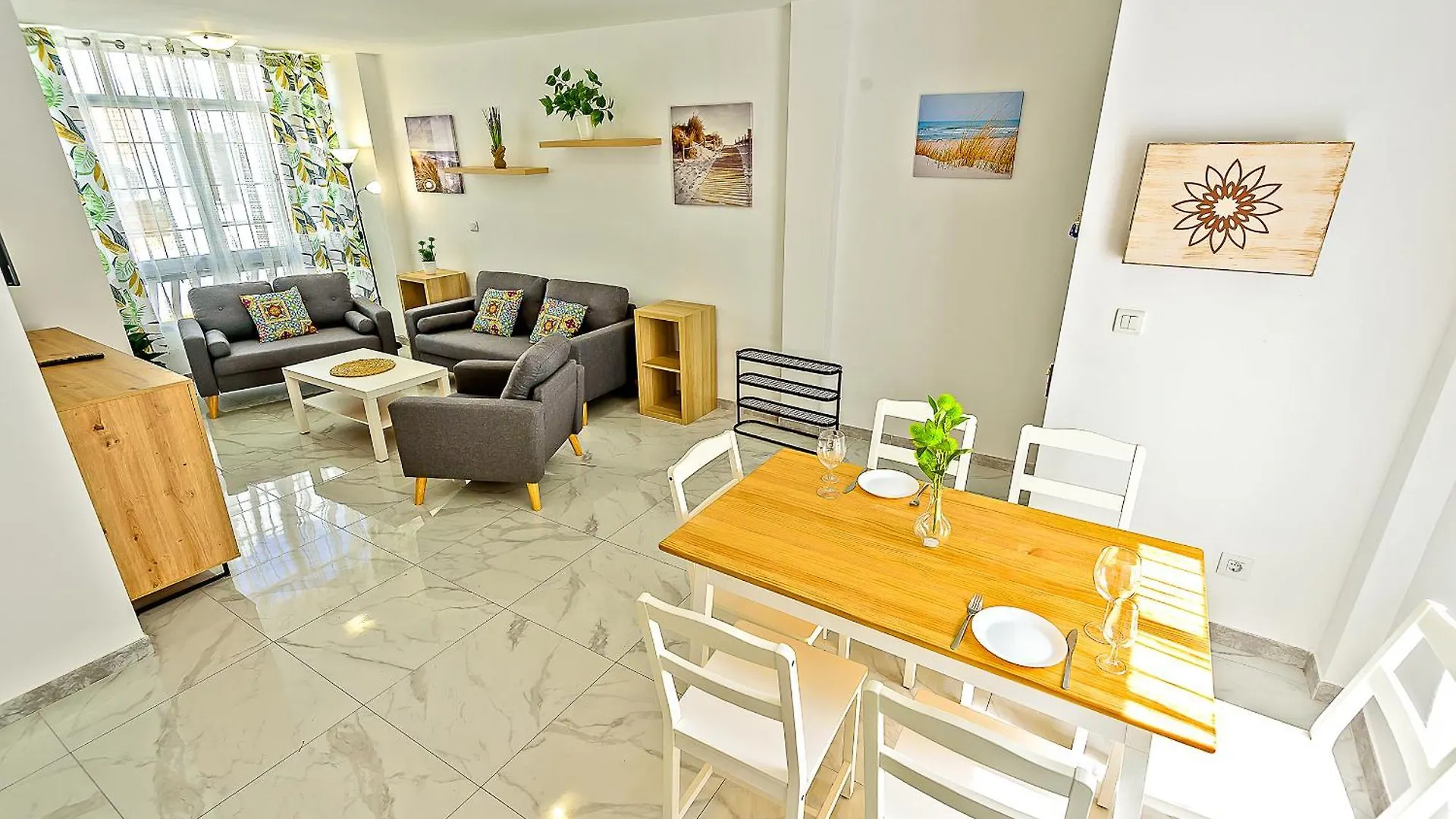 Plaza Espana 3-Bedroom Central & Bello Apartamento El Puerto de Santa María